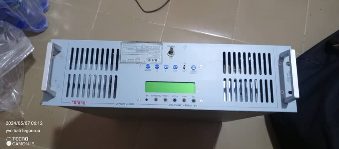 Ampli Radio FM RVR 500w